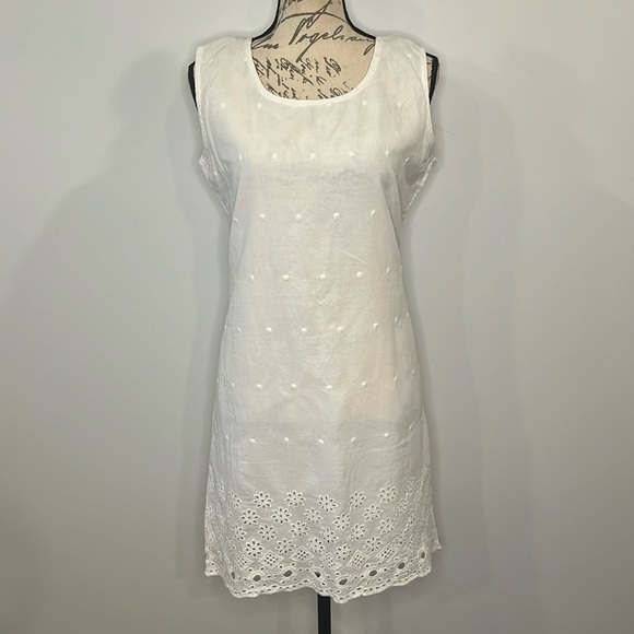Coline Dresses & Skirts - NWT Coline white cotton eyelet dress with attached waist tie M
